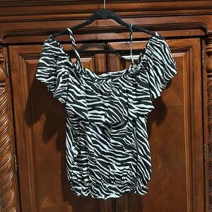 XXL Cold Shoulder Zebra Print Top